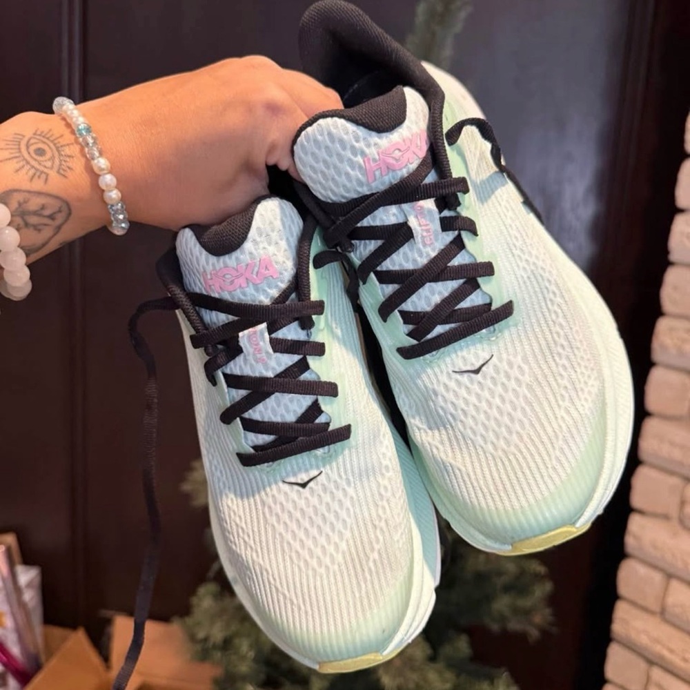 HOKA Clifton 9